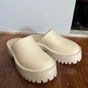 Jeffrey Campbell Bae platform mules